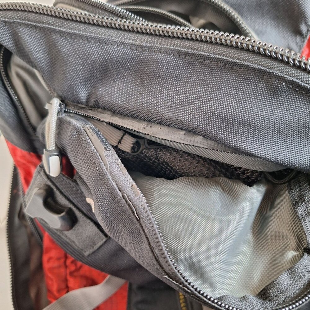 CamelBak Hellion Hydration Backpack Red/Black 21L… - image 4